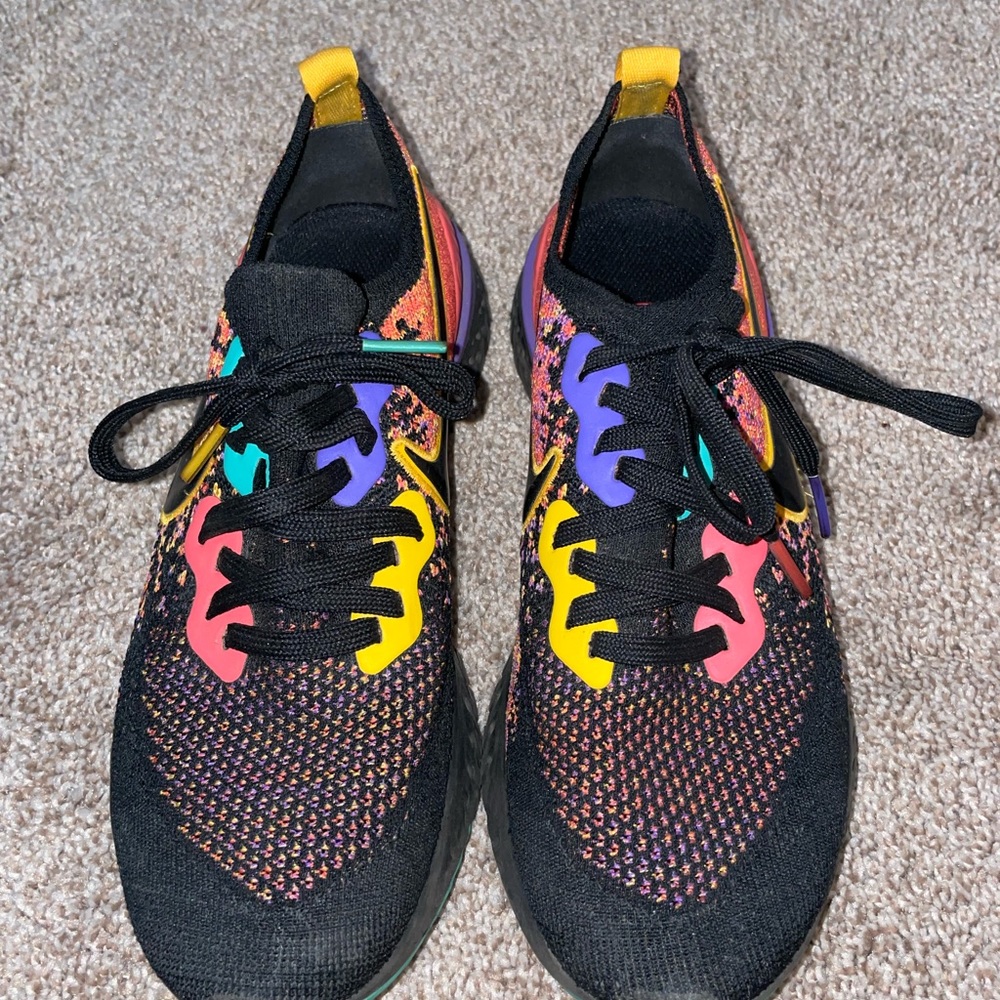 Nike Tennis Shoes